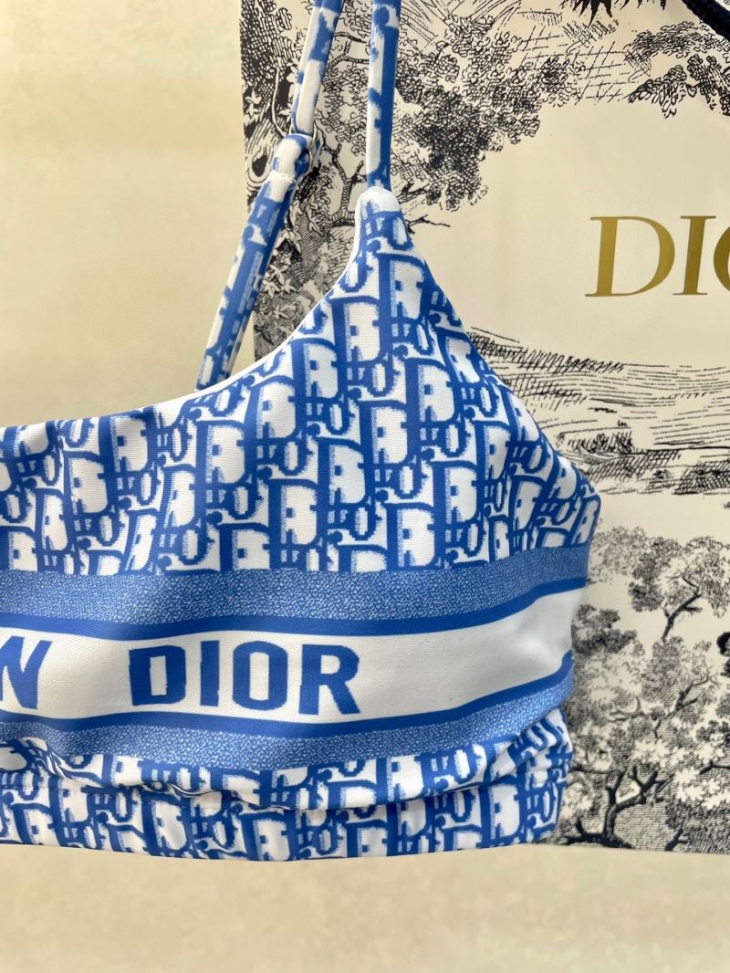 CHRISTIAN DIOR